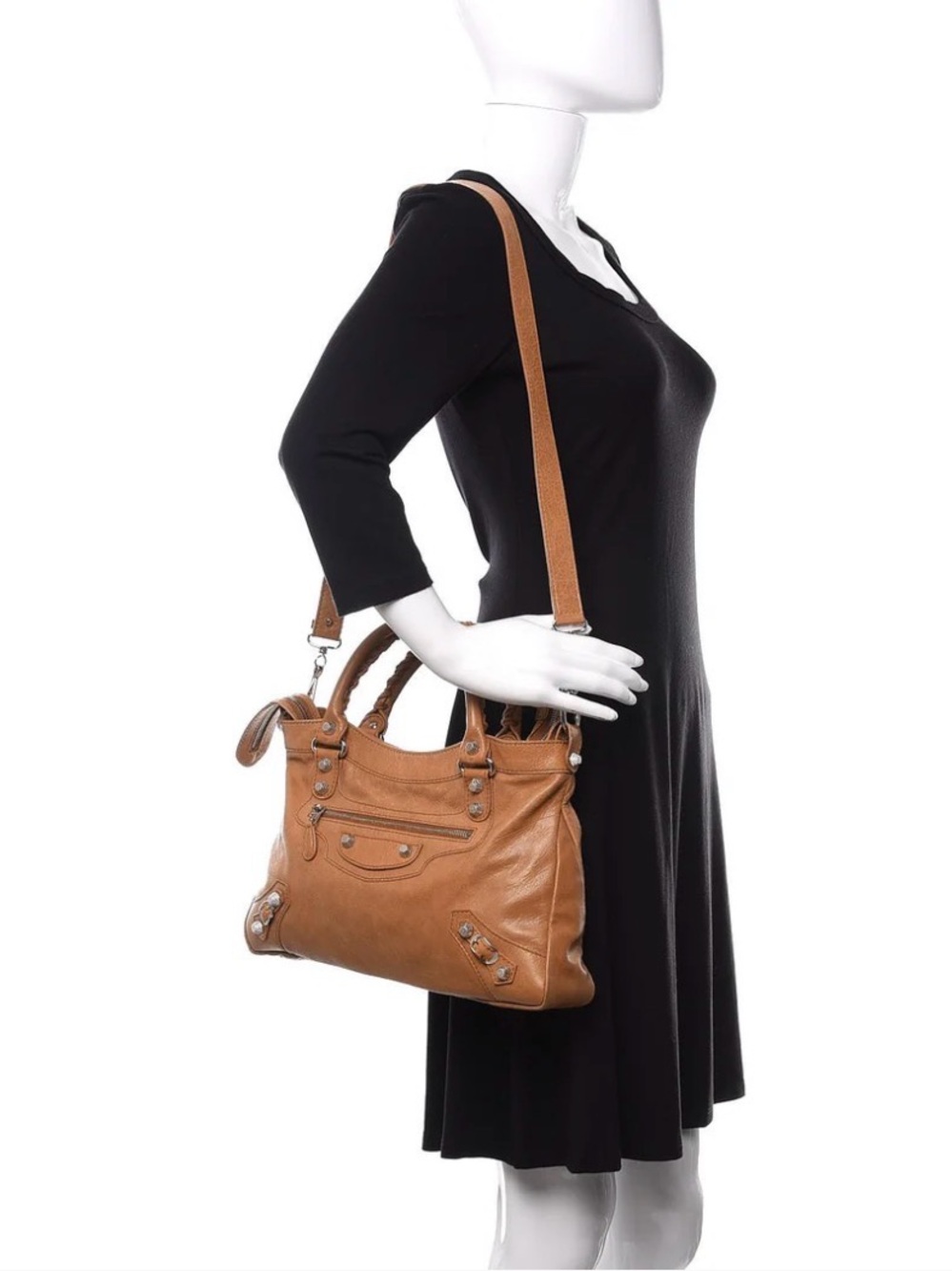 Certified Authentic
BALENCIAGA
Giant 12 Silver Hardware Town Cumin crossbody